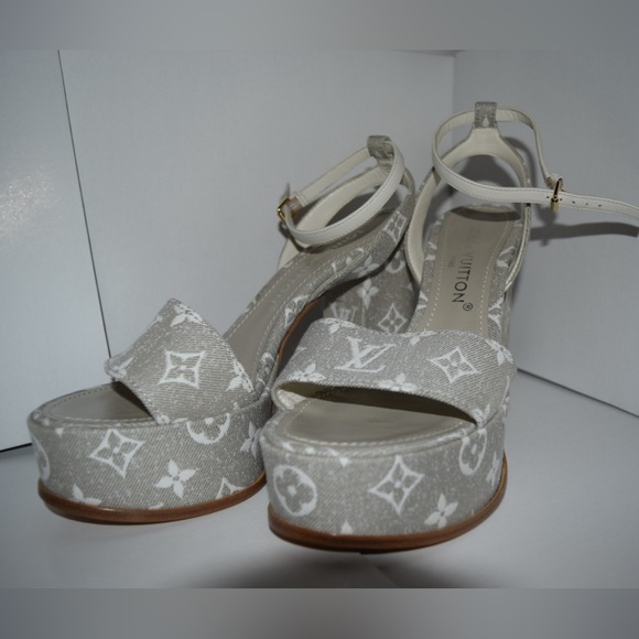 Louis Vuitton MONOGRAM Womens Platform & Wedge Sandals 2023 SS - Picture 3 of 14